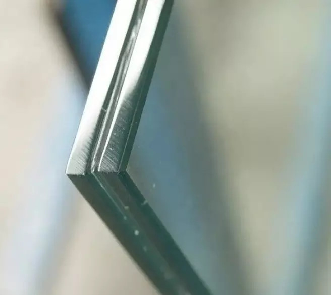 Folhas de vidro laminado triplo temperado com baixo teor de ferro para parede de construção 6,38 mm 10,38 mm